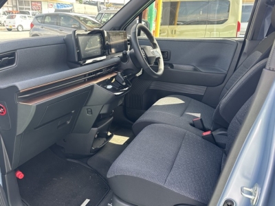 サクラ(ニッサン)中古車 前席内装