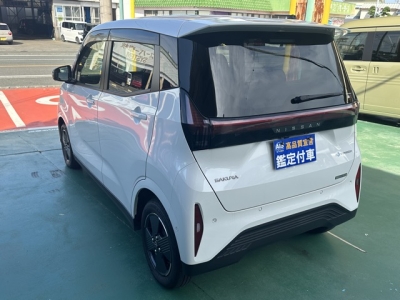 サクラ(ニッサン)中古車 後方