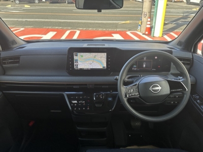 サクラ(ニッサン)中古車 後席から見た前席
