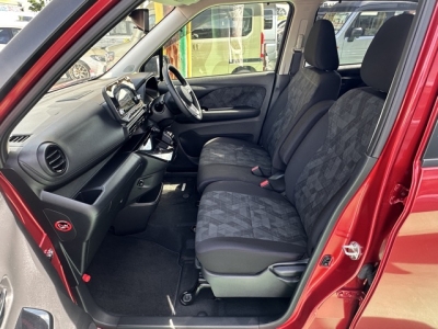 ekクロス(三菱)中古車 前席内装
