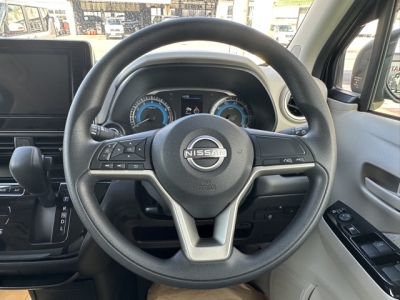 デイズ(ニッサン)ディーラ-試乗車 内外装写真