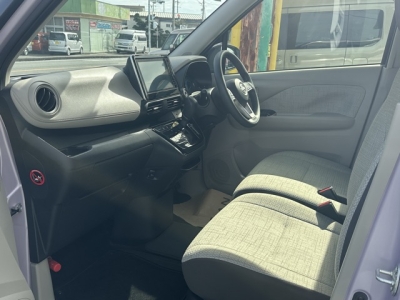 デイズ(ニッサン)中古車 前席内装