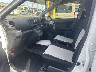 ミライース(ダイハツ)中古車 前席内装