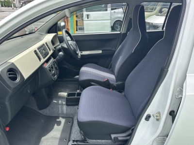 アルト(スズキ)中古車 前席内装