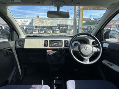 アルト(スズキ)中古車 後席から見た前席