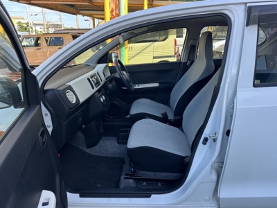 アルト(スズキ)中古車 前席内装