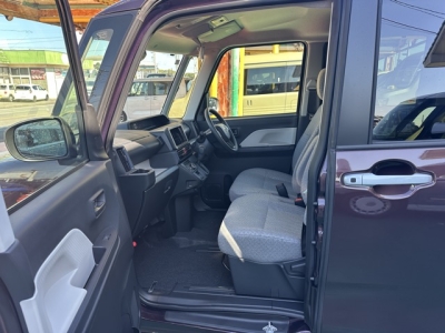 タント(ダイハツ)届出済未使用車 前席内装