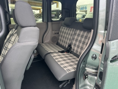 N-BOX(ホンダ)ディーラ-試乗車 後席内装