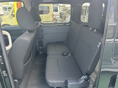 ハイゼットカーゴ(ダイハツ)ディーラ-試乗車 後席内装