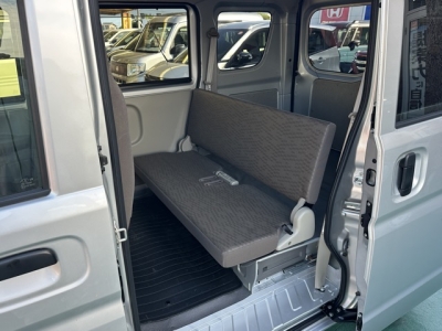 NV１００クリッパー(ニッサン)中古車 後席内装