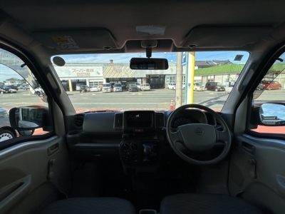 NV１００クリッパー(ニッサン)中古車 後席から見た前席