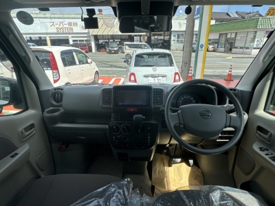 NV１００クリッパー(ニッサン)中古車 後席から見た前席
