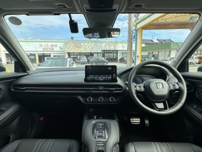 ZR-V(ホンダ)登録済未使用車 後席から見た前席