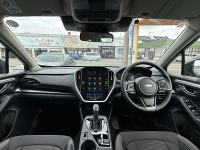 インプレッサ(スバル)中古車 後席から見た前席