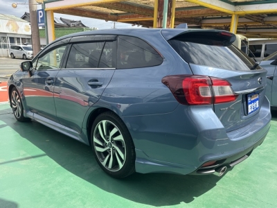 レヴォーグ(スバル)中古車 後方