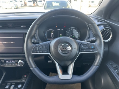 キックス(ニッサン)中古車 内外装写真他