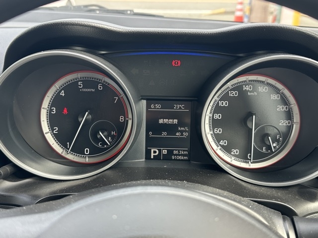 スイフト(スズキ)中古車 17