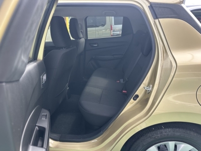 スイフト(スズキ)中古車 後席内装