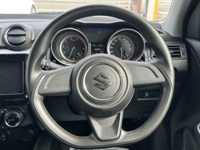 スイフト(スズキ)中古車 内外装写真