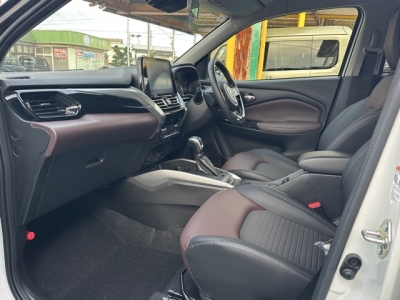 フロンクス(スズキ)中古車 後席内装