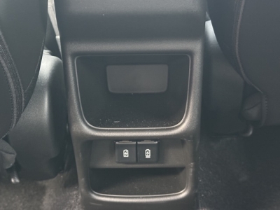 フロンクス(スズキ)中古車 内外装写真