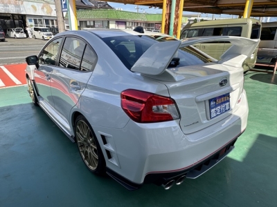 WRX STI(スバル)登録済未使用車 後方
