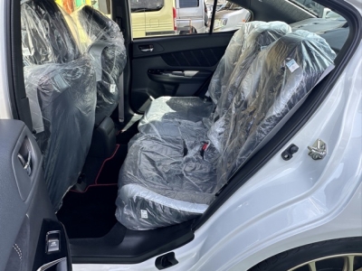 WRX STI(スバル)登録済未使用車 後席内装