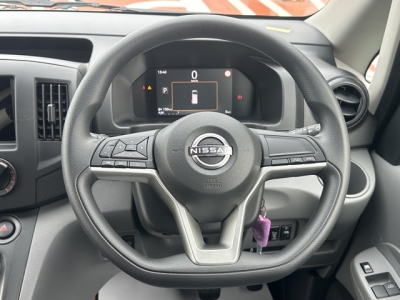 NV200バネットバン(ニッサン)登録済未使用車 内外装写真