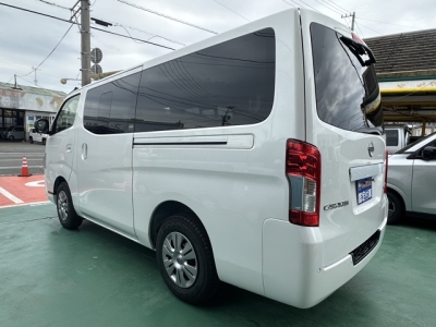 キャラバン(ニッサン)登録済未使用車 後方