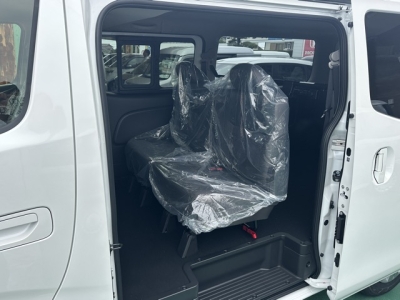 キャラバン(ニッサン)登録済未使用車 後席内装