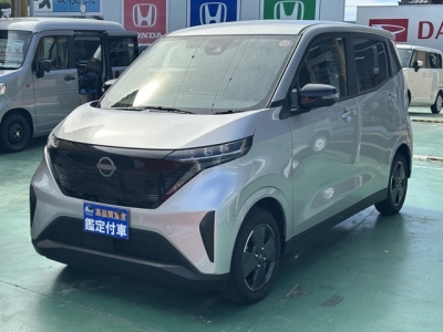 サクラ(ニッサン)ディーラ-試乗車 前方