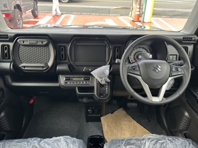 ハスラー(スズキ)届出済未使用車 後席から見た前席