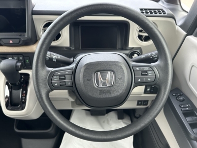 新型N-BOX(ホンダ)届出済未使用車 内外装写真他