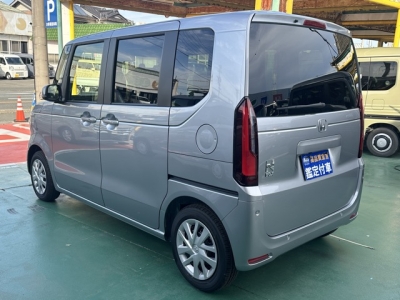 新型N-BOX(ホンダ)届出済未使用車 後方