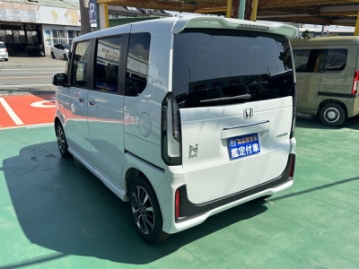 新型N-BOX(ホンダ)届出済未使用車 後方