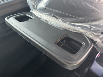 新型N-BOX(ホンダ)届出済未使用車 内外装写真他1