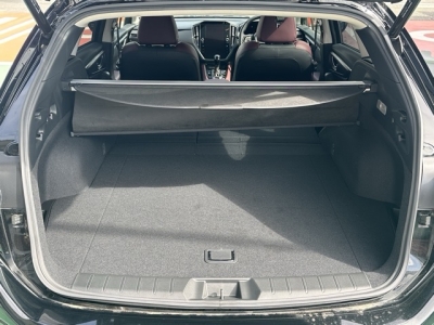 レヴォーグ(スバル)中古車 内外装写真他