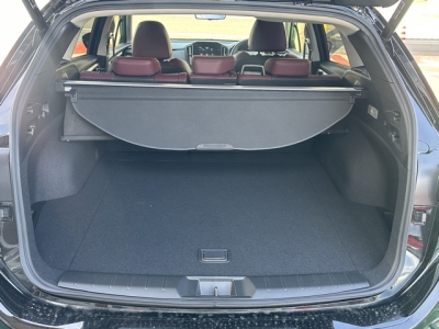 レヴォーグ(スバル)中古車 内外装写真他