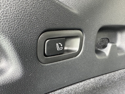 レヴォーグ(スバル)中古車 内外装写真他2