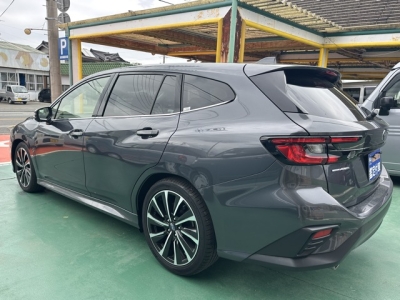 レヴォーグ(スバル)中古車 後方
