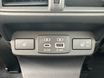 レヴォーグ(スバル)中古車 内外装写真他