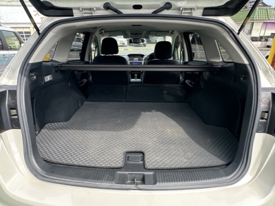 レヴォーグ(スバル)中古車 内外装写真