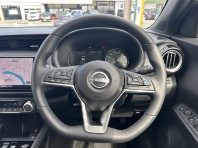 キックス(ニッサン)ディーラ-試乗車 内外装写真他