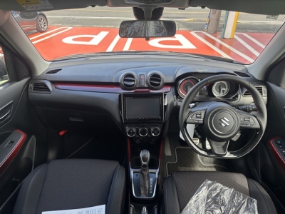 スイフトスポーツ(スズキ)中古車 後席から見た前席