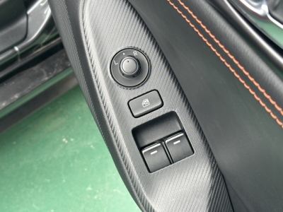 ロードスターRF(マツダ)中古車 内外装写真他