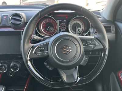 スイフトスポーツ(スズキ)中古車 後席から見た前席