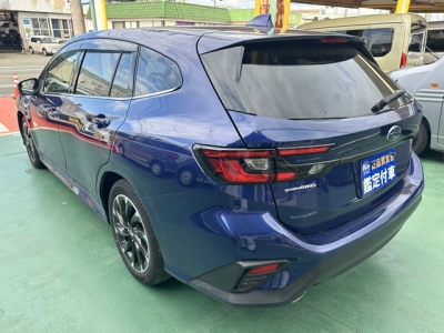 レヴォーグ(スバル)中古車 後方