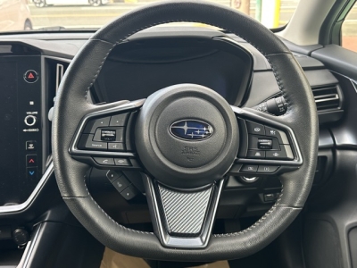 レヴォーグ(スバル)中古車 内外装写真