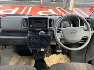 NV１００クリッパー(ニッサン)ディーラ-試乗車 後席内装