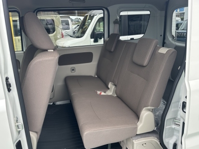 NV１００クリッパー(ニッサン)ディーラ-試乗車 後席内装